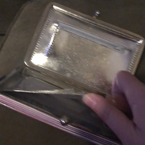 Clutch - Picture 3 of 3